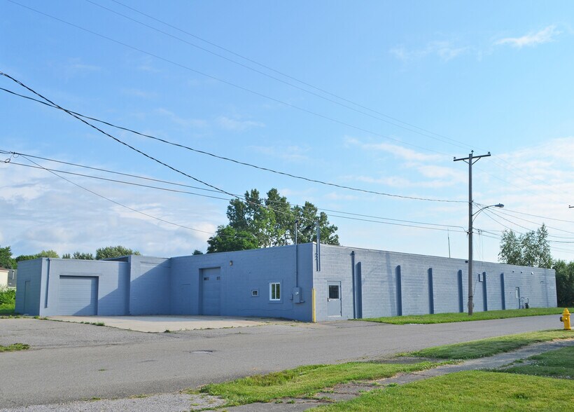 More Photos Of 10027 Railroad St, Lake City Warehouse For Sale