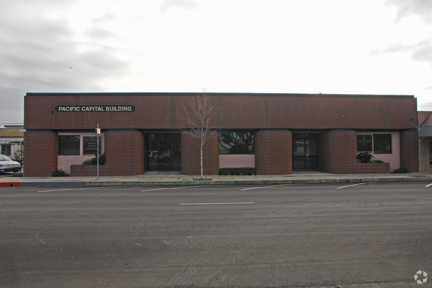 Primary Photo Of 513-519 W Center St, Visalia Coworking Space