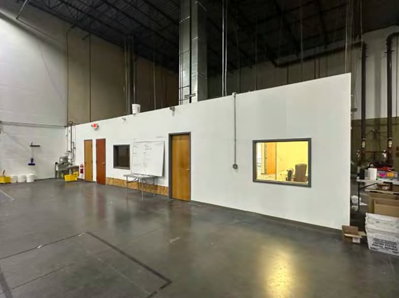 More Photos Of 4438 Muhlhauser Rd, West Chester Distribution For Lease