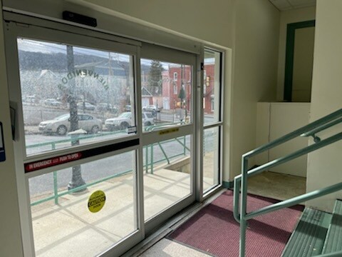 More Photos Of 863-865 E 4th St, Bethlehem Medical For Sale