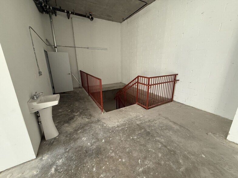 More Photos Of 17 Somers St, Brooklyn Apartments For Lease