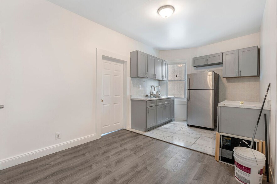 More Photos Of 415 Jersey St, Staten Island Multifamily For Sale