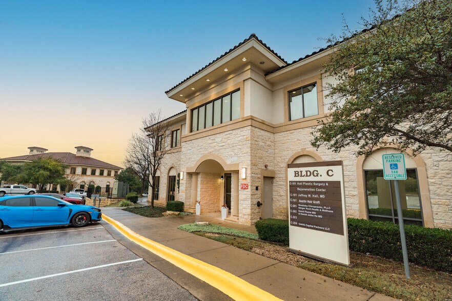 More Photos Of 300 Beardsley Ln, Austin Medical For Lease