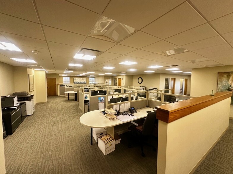 More Photos Of 377 Oak St, Garden City Office For Lease