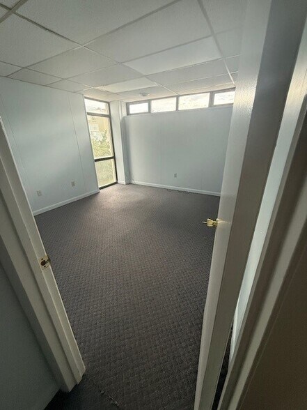 More Photos Of 5000 Coastal Hwy, Ocean City Office For Lease