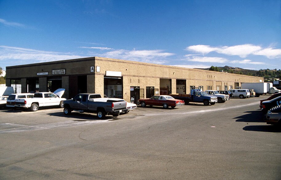 More Photos Of 2244 S Santa Fe Ave, Vista Manufacturing For Lease