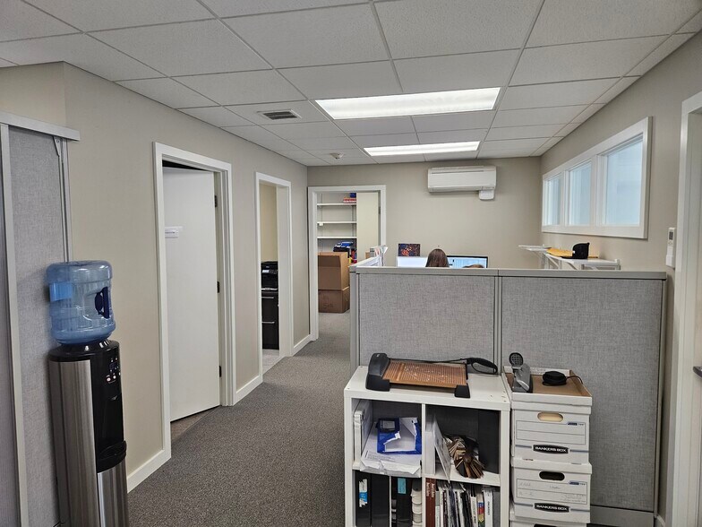 More Photos Of 35 Main St, Florence Storefront Retail Office For Lease