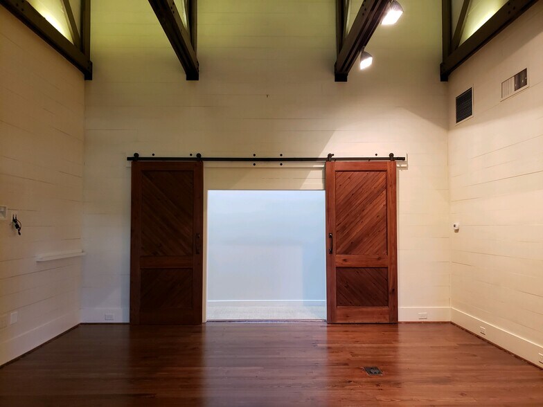 More Photos Of 2900 Warm Springs Rd, Columbus Office For Sale