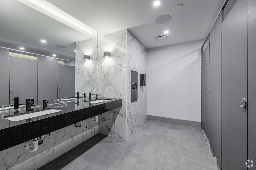 More Photos Of 15 Exchange Pl, Jersey City Office For Lease