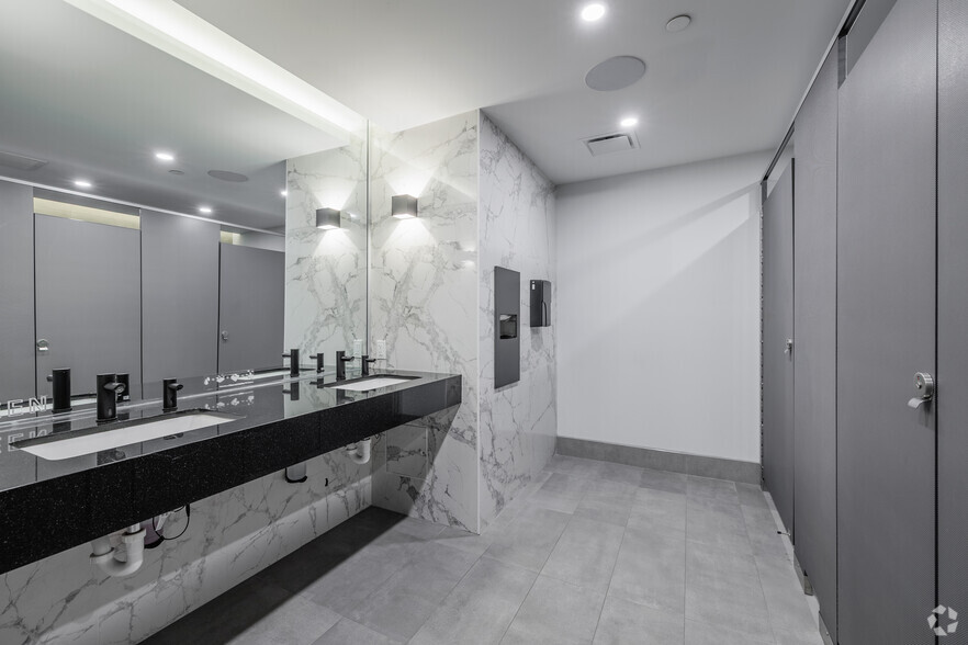 More Photos Of 15 Exchange Pl, Jersey City Office For Lease