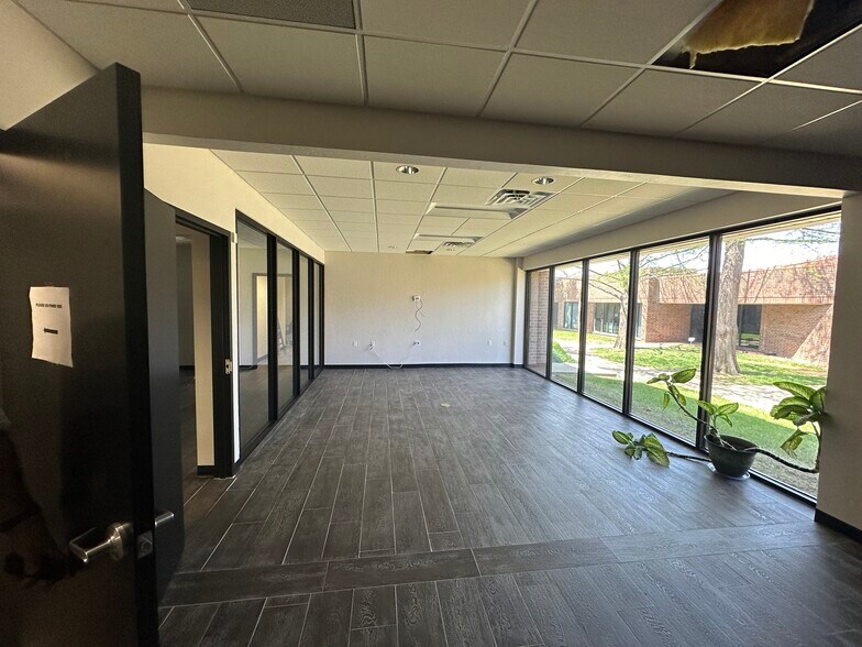 More Photos Of 7100 N Classen Blvd, Oklahoma City Office For Lease