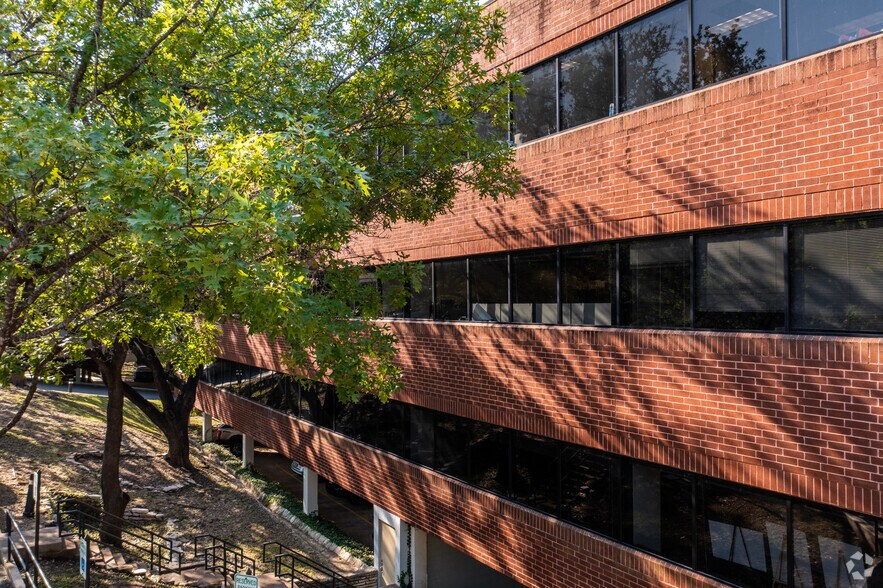 More Photos Of 8834 N Capital of Texas Hwy, Austin Office For Lease