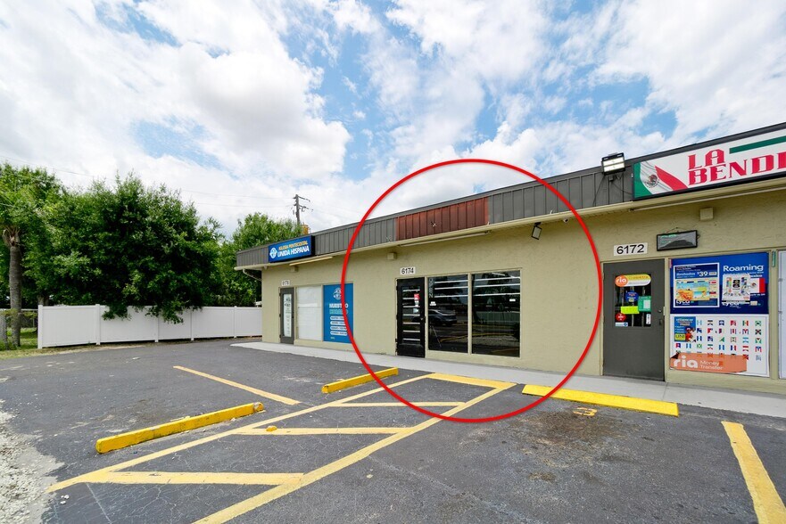 More Photos Of 6132 15th St E, Bradenton Storefront For Lease