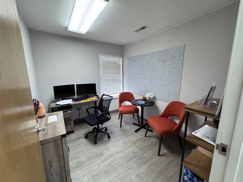 More Photos Of 6a Accountants cir, Seneca Office Residential For Lease