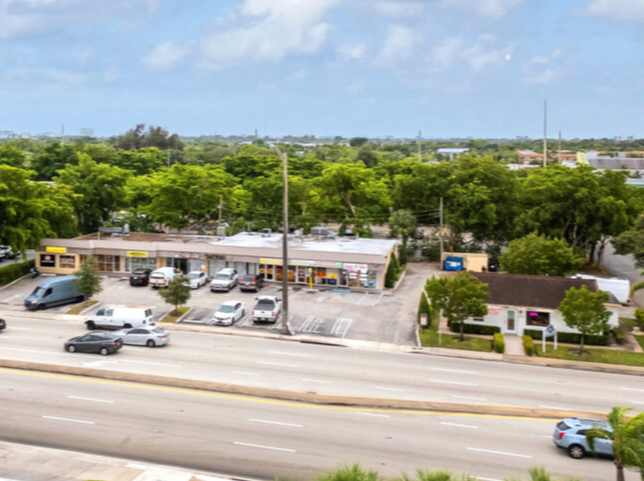 Primary Photo Of 410-430 E Sample Rd, Pompano Beach Unknown For Lease