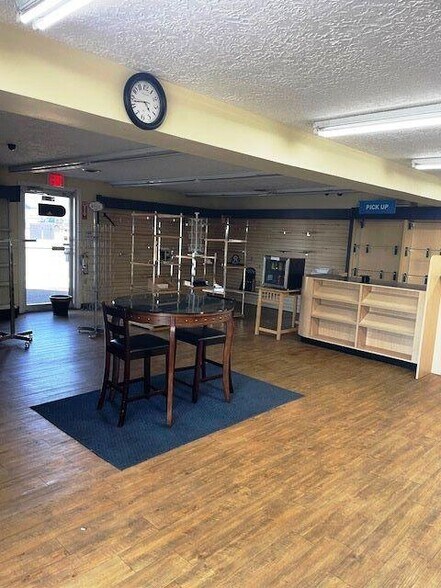 More Photos Of 2009 S 7th St, Hickman General Retail For Sale