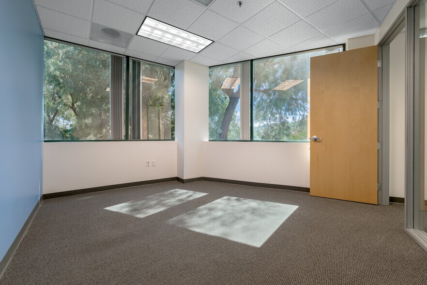 More Photos Of 5860 Owens Ave, Carlsbad Office For Sale