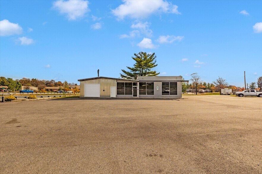 More Photos Of 9827 Hansonville Rd, Frederick Auto Repair For Sale