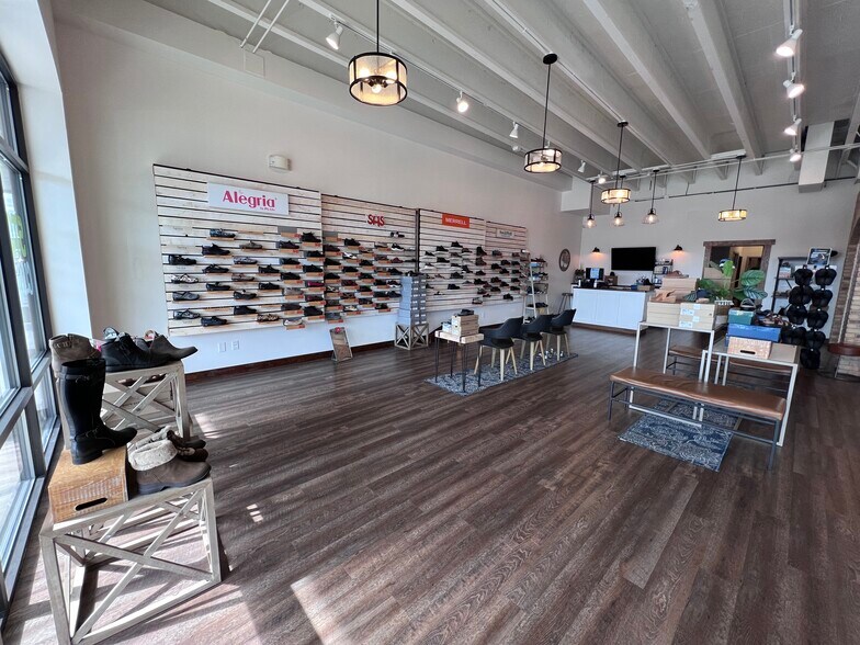 More Photos Of 2201 W Nob Hill Blvd, Yakima Freestanding For Lease