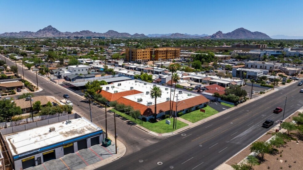 More Photos Of 1802 E Thomas Rd, Phoenix Medical For Lease