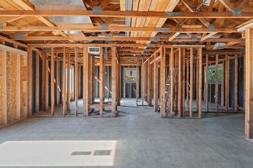 More Photos Of 4320 James Casey St, Austin Medical For Sale