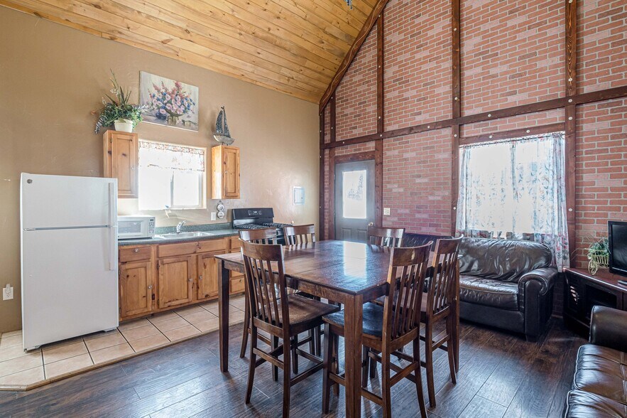 More Photos Of 21221 Baron Lake Dr, Cedaredge Hotel For Sale