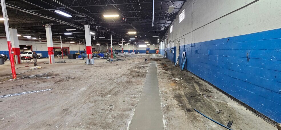 More Photos Of 2320 NW 147th St, Opa-locka Warehouse For Lease