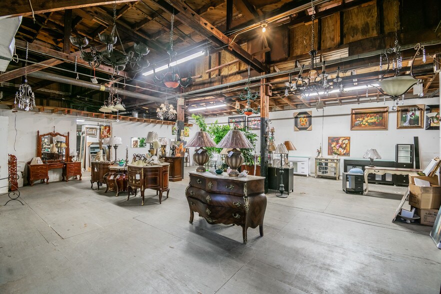 More Photos Of 4214 W Virginia Ave, Tampa Warehouse For Lease