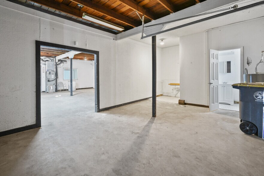 More Photos Of 3429 N Liberty St, Jacksonville Light Distribution For Lease