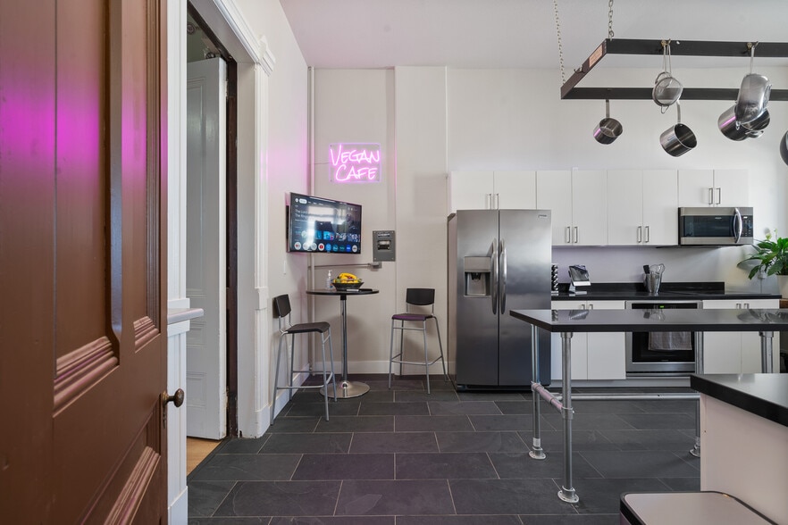 More Photos Of 106 W J St, Benicia Office For Sale