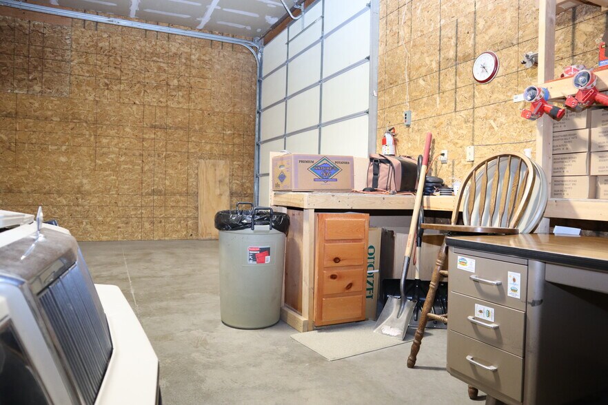 More Photos Of 173 Frontage Rd, South Fork Freestanding For Lease