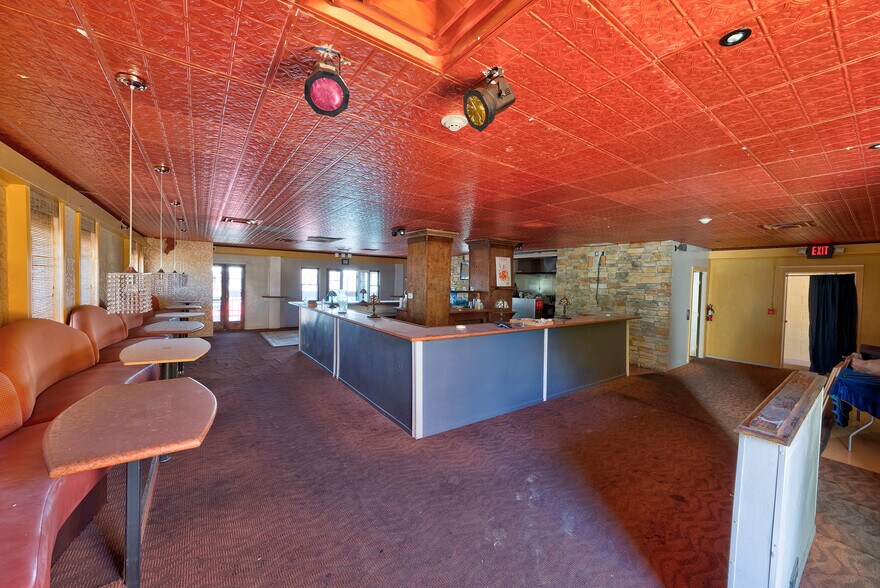 More Photos Of 369 N Palm Canyon Dr, Palm Springs Restaurant For Lease