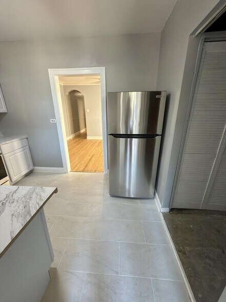 More Photos Of 6215 N Washtenaw Ave, Chicago Apartments For Sale