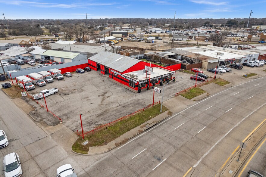 Primary Photo Of 136 Lavon Dr, Garland Flex For Sale