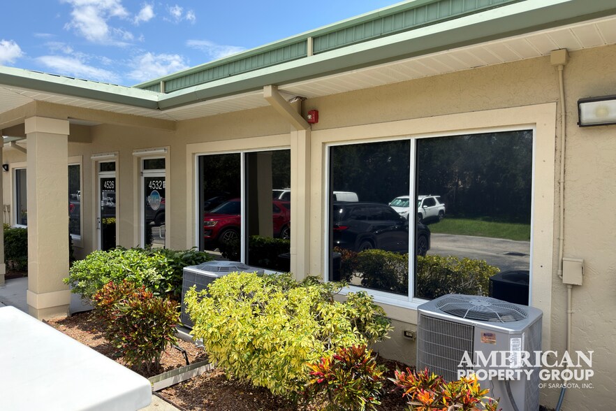 More Photos Of 4532 McAshton St, Sarasota Truck Terminal For Sale