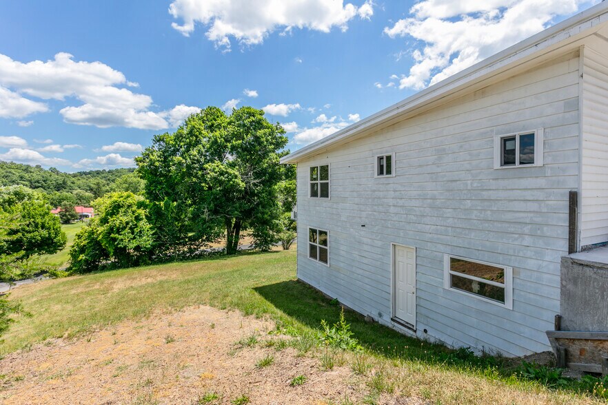 More Photos Of 13100 Bedford Rd NE, Cumberland Light Manufacturing For Sale