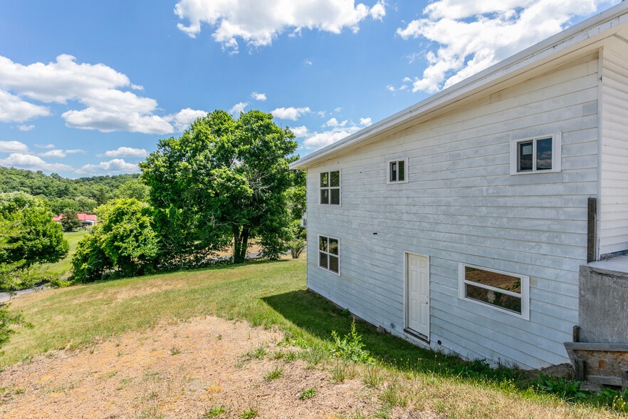 More Photos Of 13100 Bedford Rd NE, Cumberland Light Manufacturing For Sale