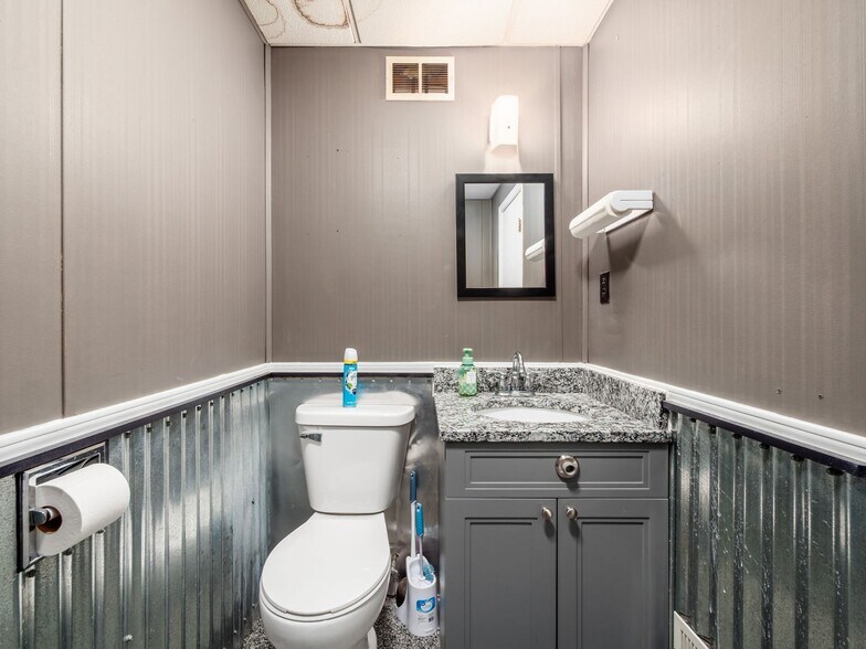 More Photos Of 31 S Ludlow Rd, Urbana Auto Repair For Sale