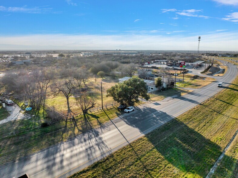 More Photos Of 11211 S US Highway 181, San Antonio Warehouse For Sale