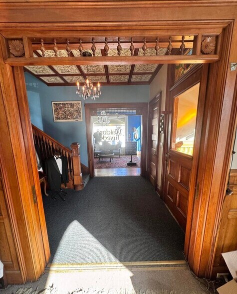 More Photos Of 204 Lancaster St, Albany Storefront Retail Residential For Sale