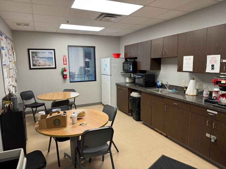 More Photos Of 724 Central Ave, New Orleans Light Distribution For Sale