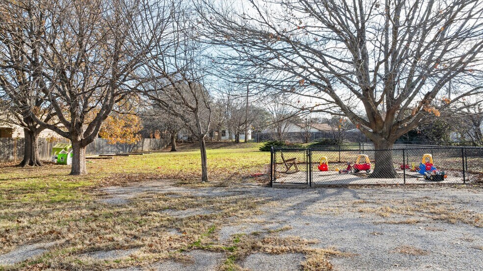 More Photos Of 6605 Dan Danciger Rd, Fort Worth Office For Sale