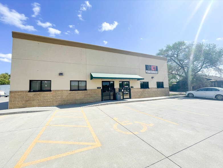 More Photos Of 206 N West St, Wichita Industrial For Lease