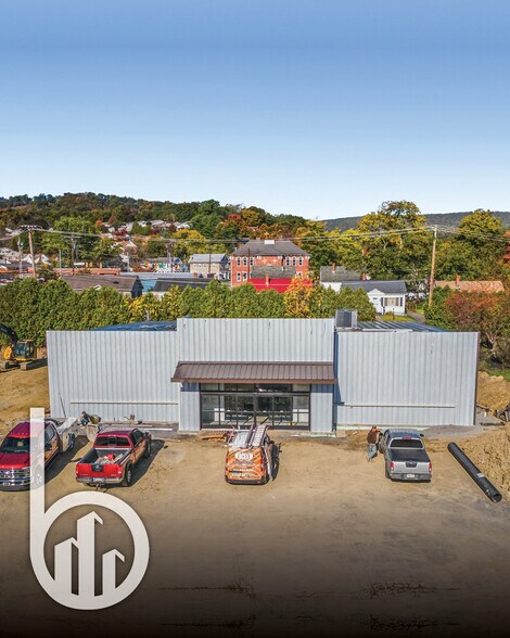 More Photos Of 404 E 25th Ave, Altoona Freestanding For Sale