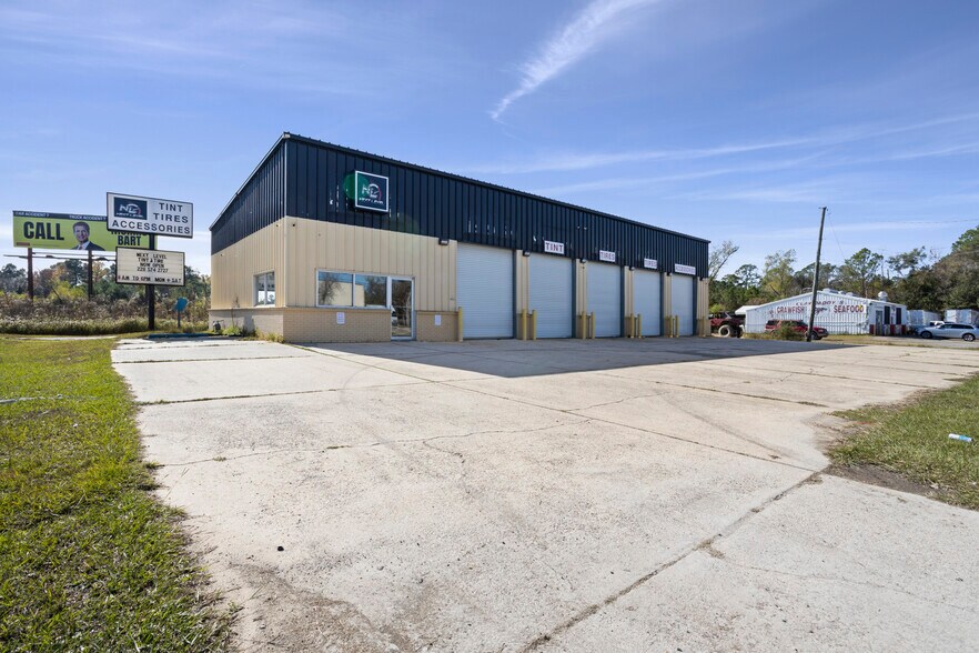 More Photos Of 15237 Russell Blvd, Gulfport Auto Salvage Facility For Lease
