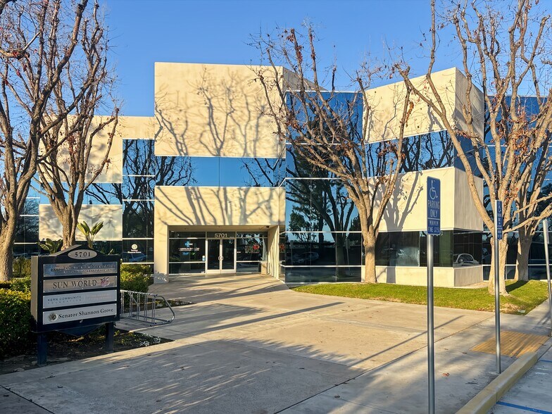 More Photos Of 5701 Truxtun Ave, Bakersfield Coworking Space