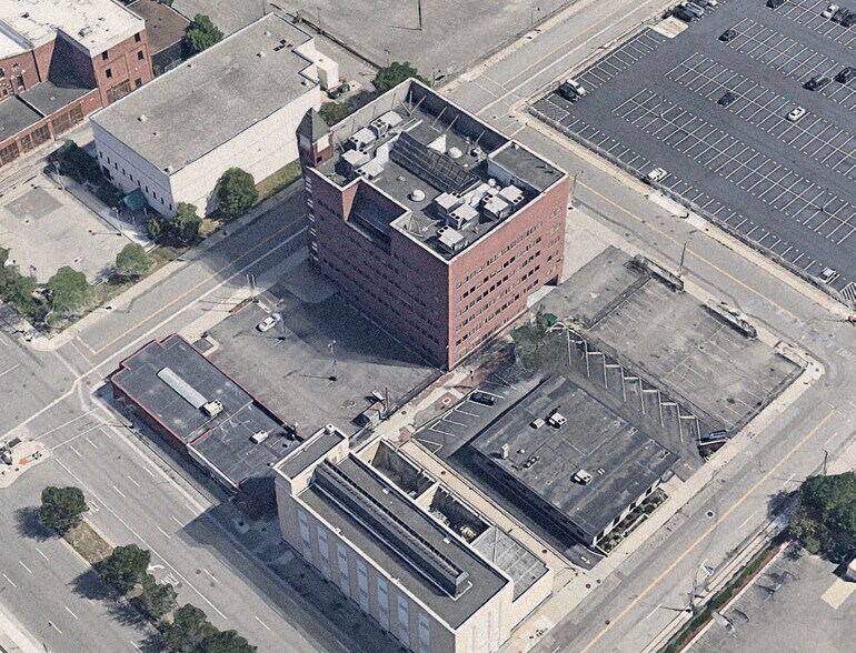 More Photos Of 613 Abbott St, Detroit Office For Lease