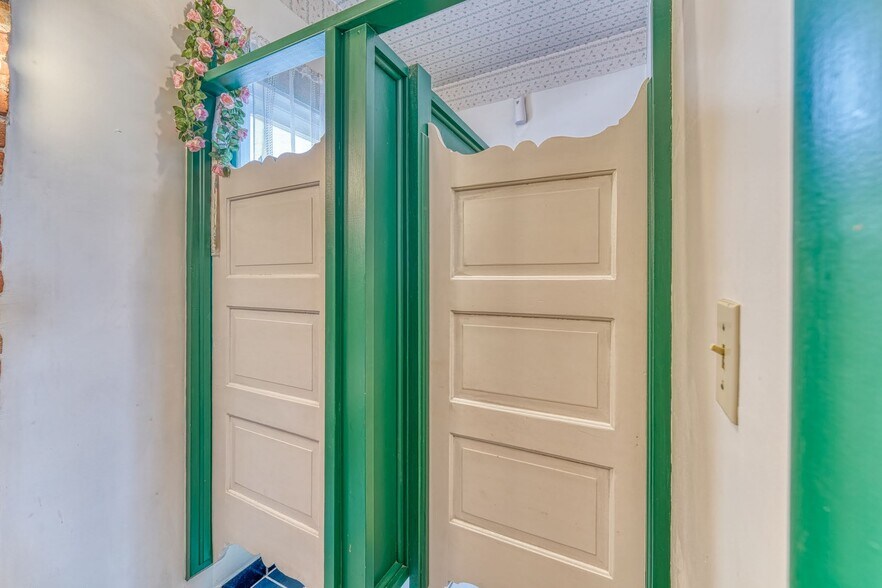 More Photos Of 512 Royal Gorge Blvd, Canon City Restaurant For Sale