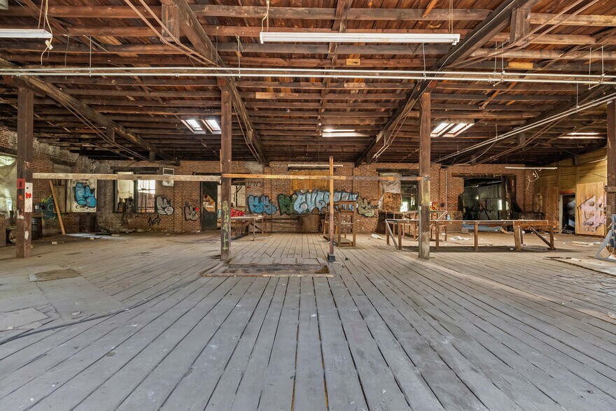 More Photos Of 322 Depot St, Amherst Warehouse For Sale