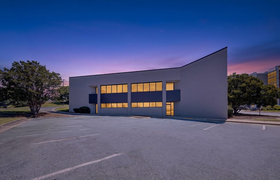 More Photos Of 615 19th St, Columbus Medical For Lease